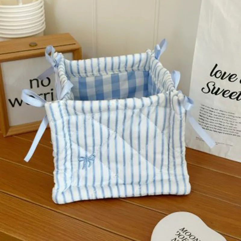 panier rangement tissu bleu clair rayures horizontales classique réutilisable rangement cosmétiques décoration