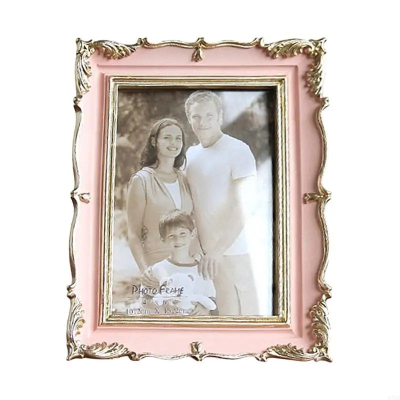 Cadre photo ornements dorés classique rose clair bleu clair décoration table adultes