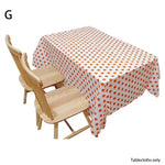 nappe table rouge bleu clair moderne points blancs assiettes couverts décoration cuisine vases fleurs