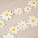 guirlande décorative fleurs marguerite blanc jaune décoration mariage fiançailles champêtre minimaliste fixations suspensions
