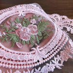 dentelle rose vintage tapis ovale floral brodé transparent romantique table erotique