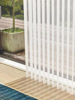 rideau lamelle vertical tissu transparent moderne fenêtre française balcon chambre