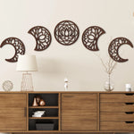 décoration murale bois lune motifs floraux noir marron clair bohème spirituel chambre salon