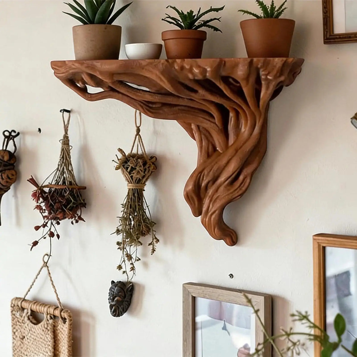 étagère murale rustique texture racine marron clair naturelle décoration maison livres cadres photo pots