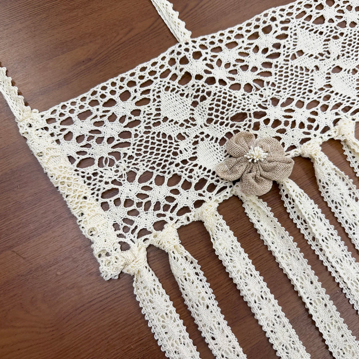 rideau crocheté boho chic beige floral franges opalescent main decoration chambrecoration farmhouse decoration