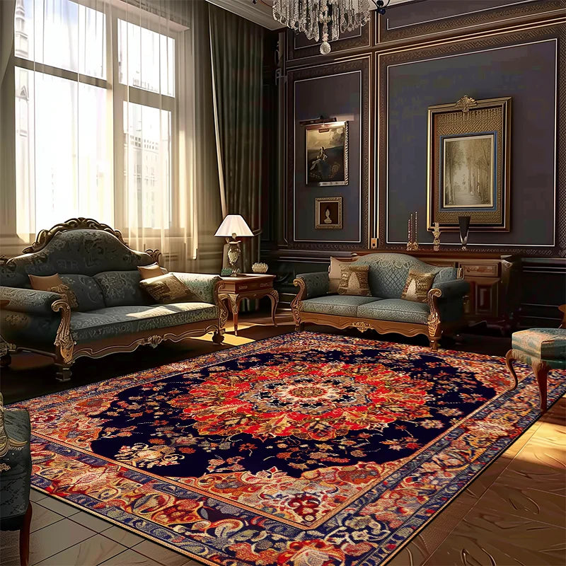 Cette image montre un salon luxueux avec des meubles anciens, des rideaux élégants, un tapis persan coloré et un lustre en cristal, créant une atmosphère chaleureuse et raffinée.