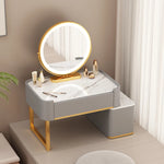 maquillage moderne marbre blanc tiroirs miroir pinceaux bouteilles pieds noirs