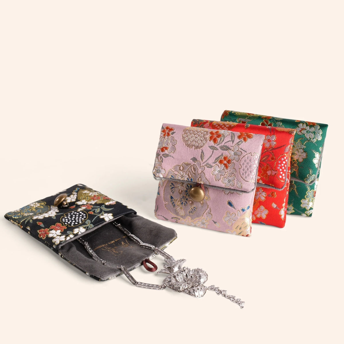 porte bijoux réutilisable tissu polyester fleurs motif floral bouton doré violet noir rouge vert