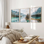 paysage montagneux lac arbres ciel nuageux décoration maison affiche photographie naturelle bleu clair vert