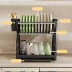 rangements vaisselle noir moderne évier cuisine assiettes bols cuillères porte verres porte tasses