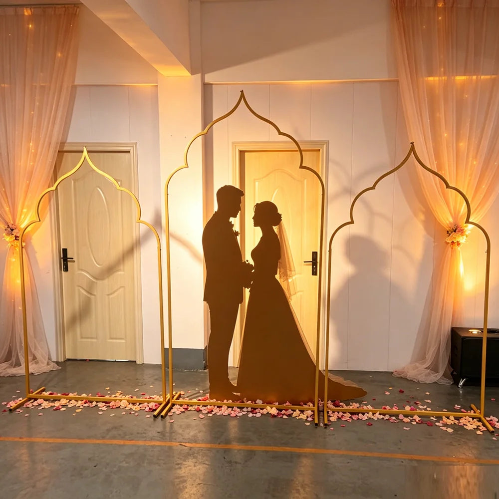 arches décoratives mariage métal or blanc rose fleurs tissu transparent élégant arcs autoportantes base