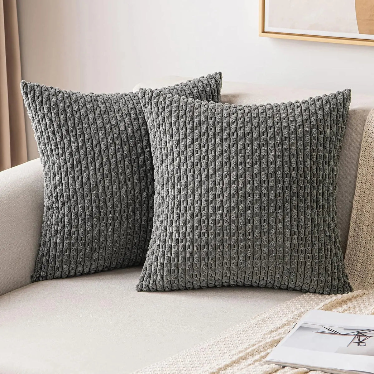 coussin carré orange texture tissée moderne garnissage blanc canapé salon décoration maison