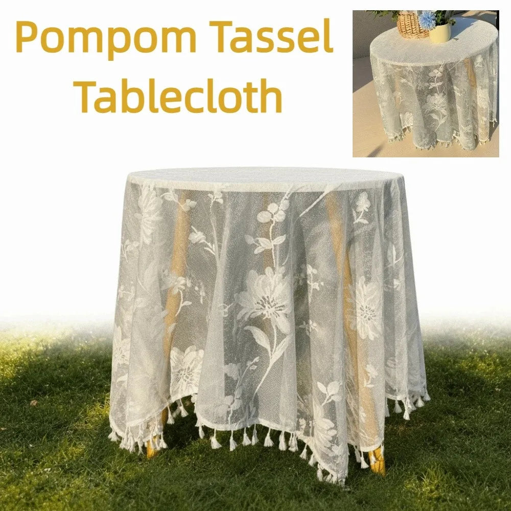 nappe table broderie florale blanc boho chic pompons franges semi transparente vintage dimensionnée