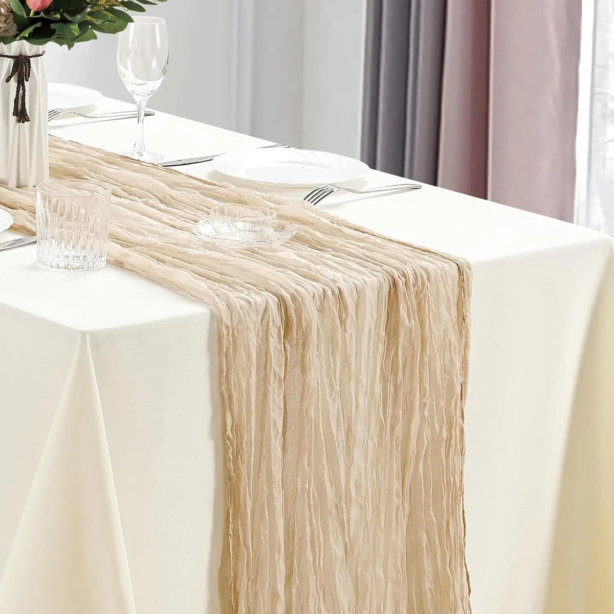 serviette table verte moderne rayures verticales élégante fixée ruban occasion festive anniversaire noël halloween
