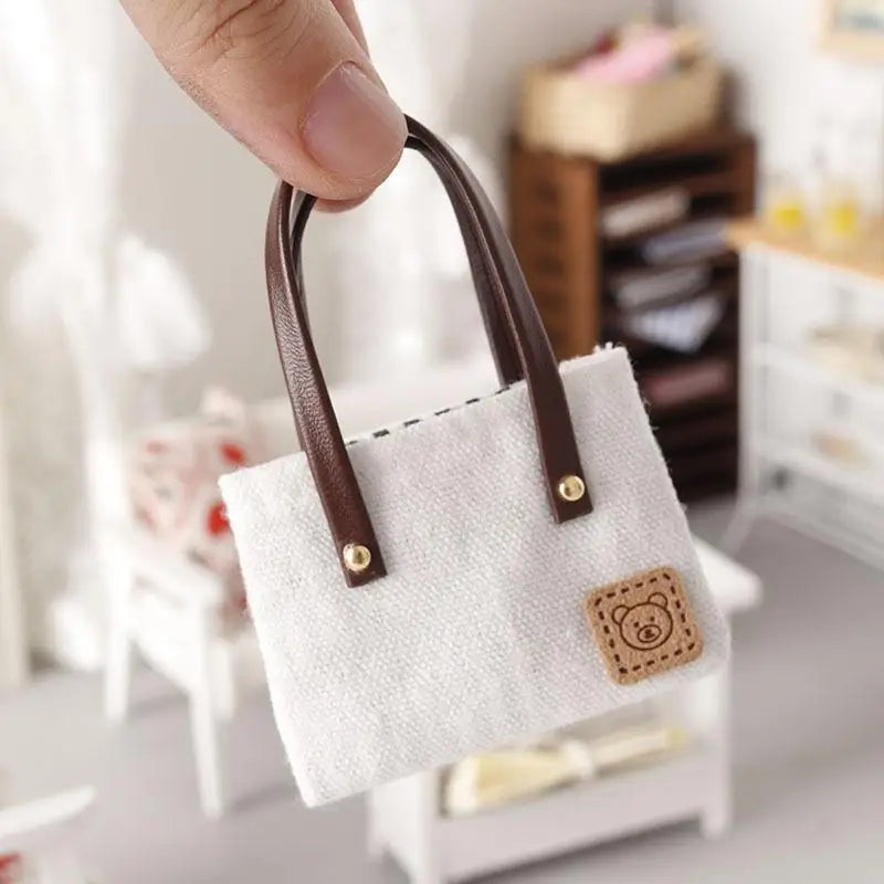 sac main miniature blanc marron texture tissée poignées détachables accessoire poupée classique simple 12