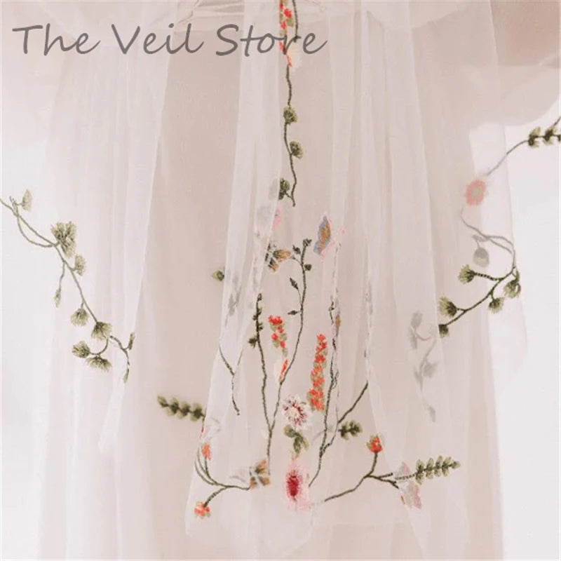 voile mariée blanc broderie florale rouge verte translucide classique romantique