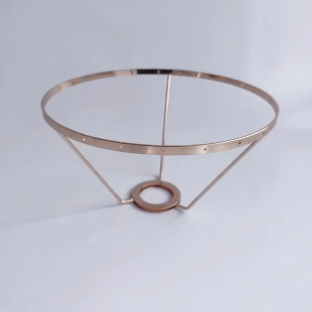 support lampe moderne minimaliste structure circulaire argenté doré barres horizontales verticales opacité fixations invisibles