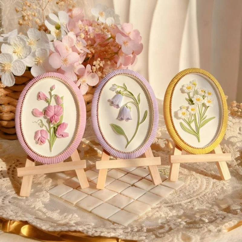 cadre décoratif ovale silicone fleurs reliefs artisanal clips ruban couleurs variées maison
