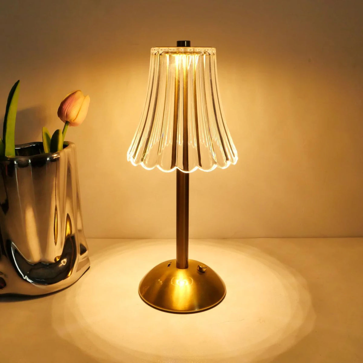 Lampe de chevet en lumière blanche pour ambiance moderne