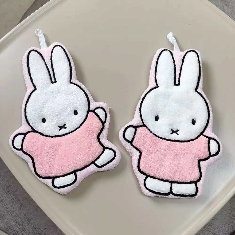 serviettes lapin kawaii douces motif miffy rose blanches salle bain cuisine