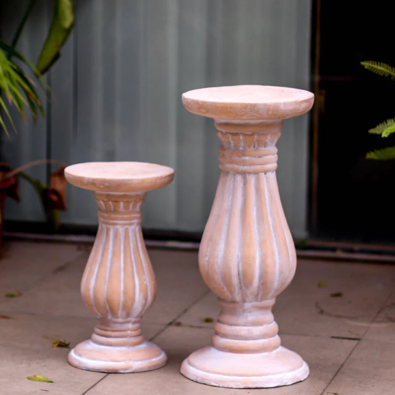 support plante colonne classique rose pâle beige rayures verticales texture sculptéeextérieur vintage robuste