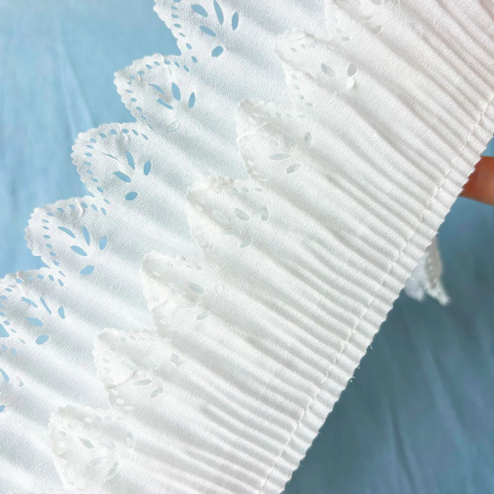 ruban dentelle blanc motifs floraux vintage 9cm largeur textile classique mariage décoration
