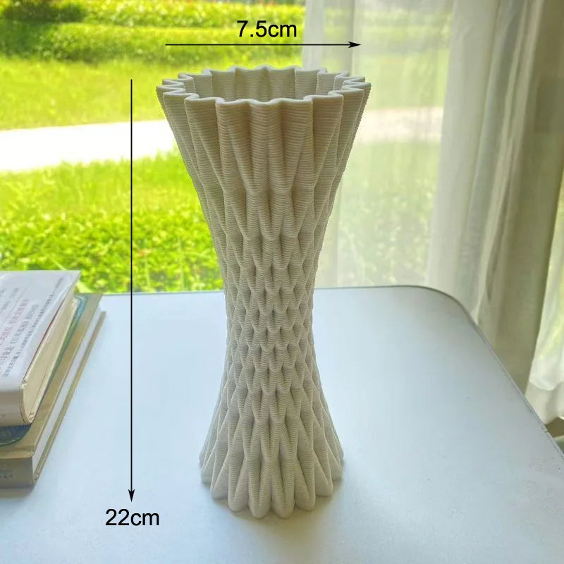 vase moderne blanc rayures fines porcelaine table arrangement floral accessoire maison minimaliste