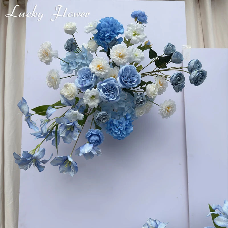 Composition florale bleue artificielle