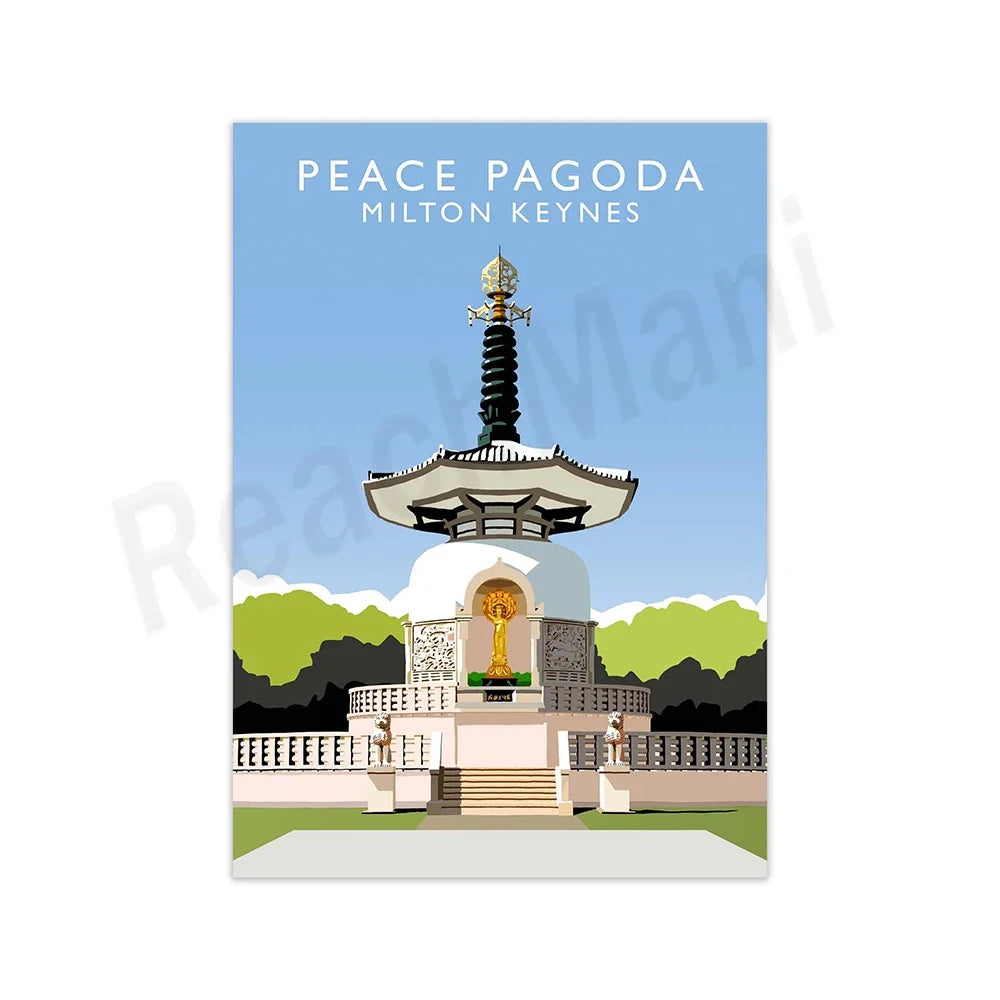 La Pagode de la Paix, une structure emblématique de Milton Keynes, se dresse fièrement dans un paysage verdoyant.