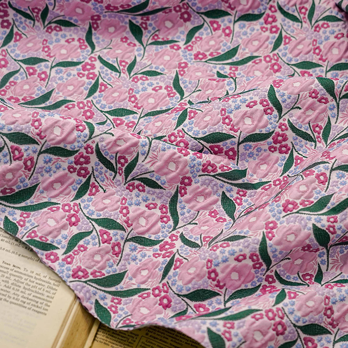 tissu polyester jacquard floral rose vert veste jupe sac main bohème vintage matériaux bricolage