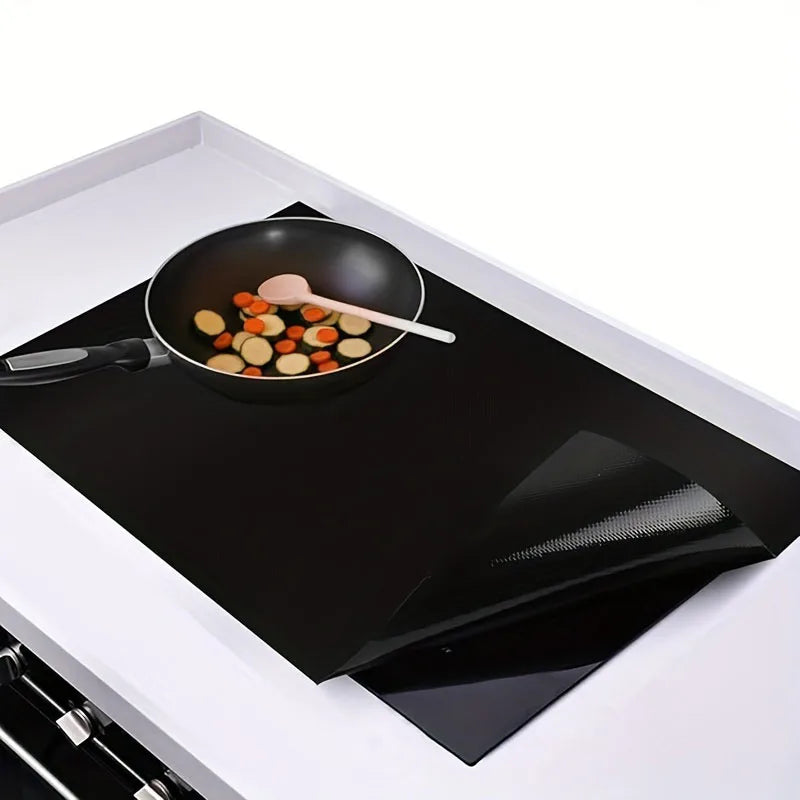 tapis protection plaque cuisson induction noir antidérapant résistant taches matériau lisse moderne adhésif