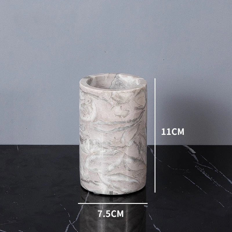 ensemble produits salle bain marbre gris marbré moderne élégant distributeur savon porte gobelets porte
