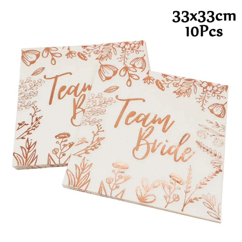 assiettes papier fleurs stylisées team bride serviettes mariage verres blanc doré festivesDecoration noces anniversaire
