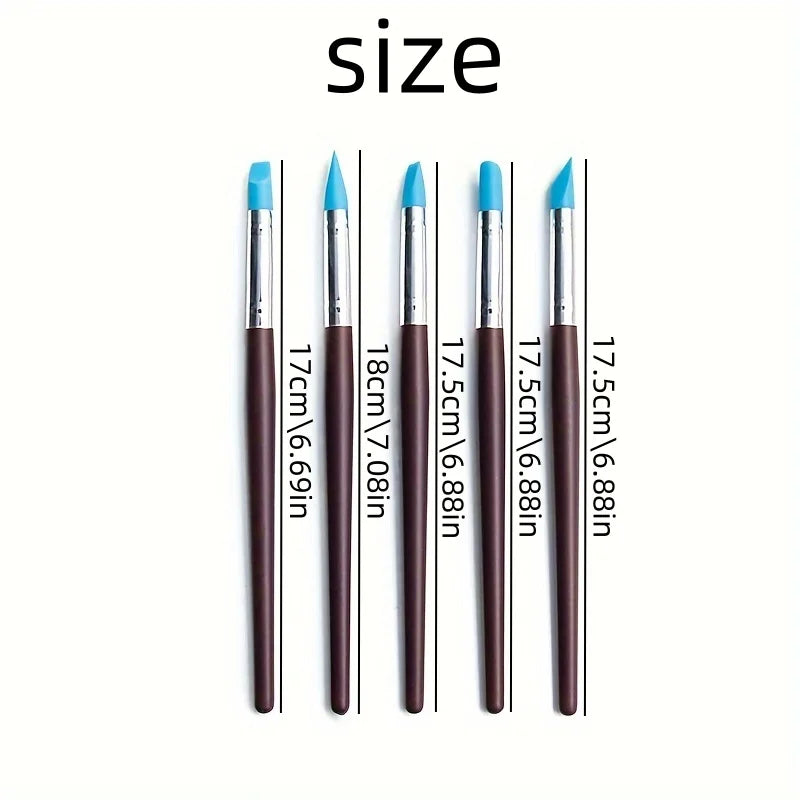 brosse pâte moderne poils bleus manche brun foncé poignée métallique utilitaire française
