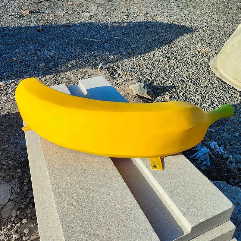 lampe décorative forme banane jaune moderne matériau métal fixations statuaire intérieure decoration
