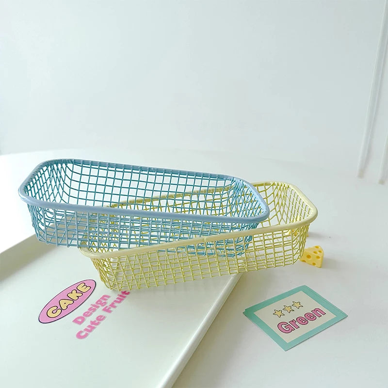 paniers rangement blanc rose bleu jaune maille fine moderne minimaliste sans fixation papier pince