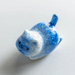 figurines chats céramique blanc bleu rose vert artisanal moderne maison chambre
