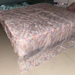 couverture lit floral rose violet marron semi transparent satinée décoration romantique oreillers assortis aspect