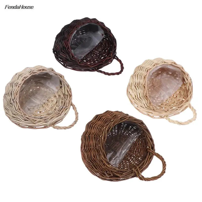 panier suspendu tressé rotin marron clair marron foncé beige clair traditionnel anneau métallique plantes