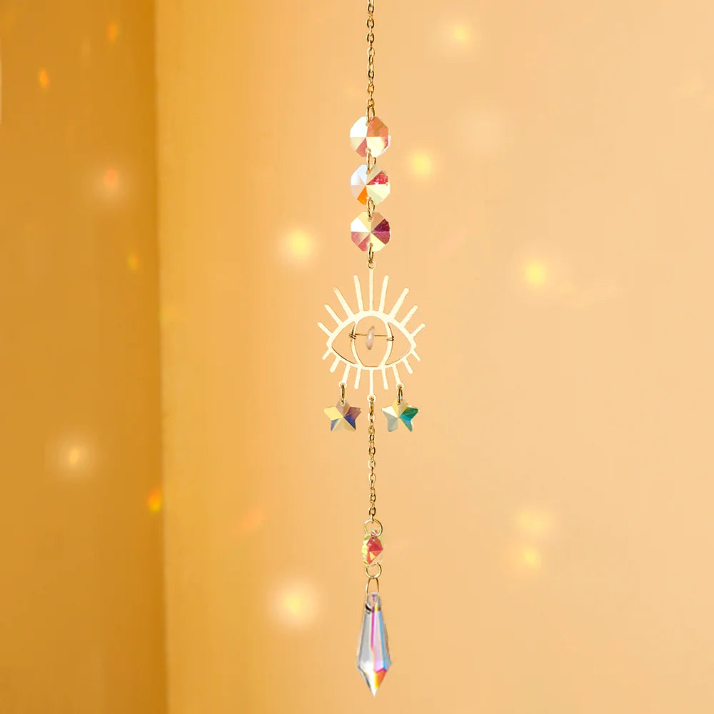 décoration extérieure boho mobile transparent argenté lune étoiles motifs floraux opalescent chaines jardin suncatcher