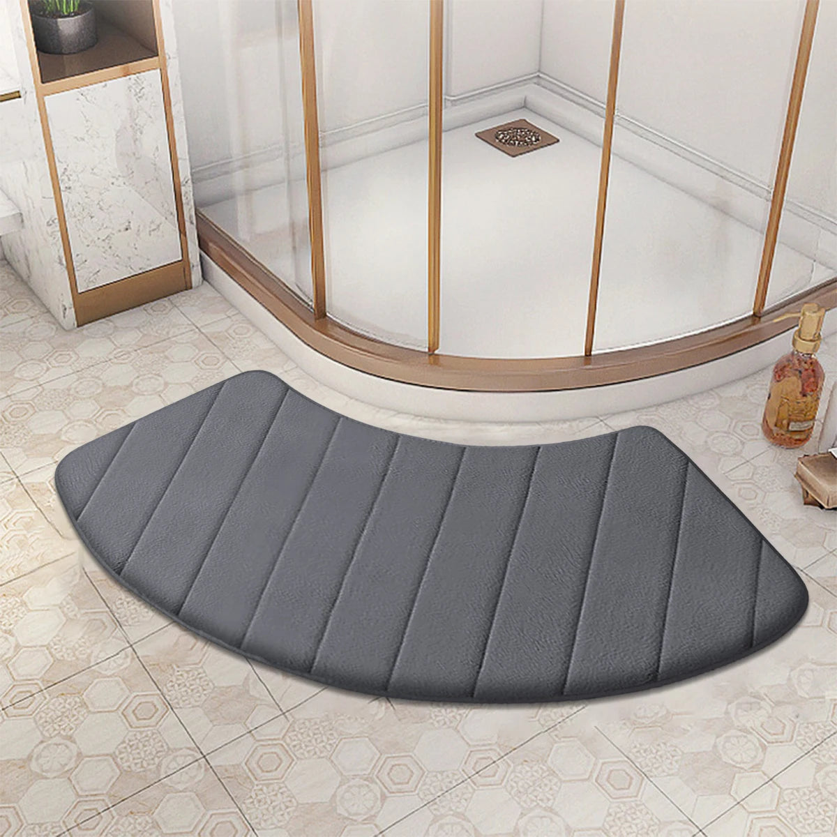 tapis bain gris motif fleurs noires texture douce moderne absorbant polyester 60x140cm
