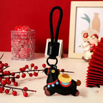 porte clés chevaux chapeaux motifs géométriques moderne blanc rouge noir marron