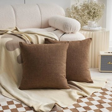 housse coussin marron clair texture lin moderne 45x45cm respectueux environnement nordique maison hospitalière