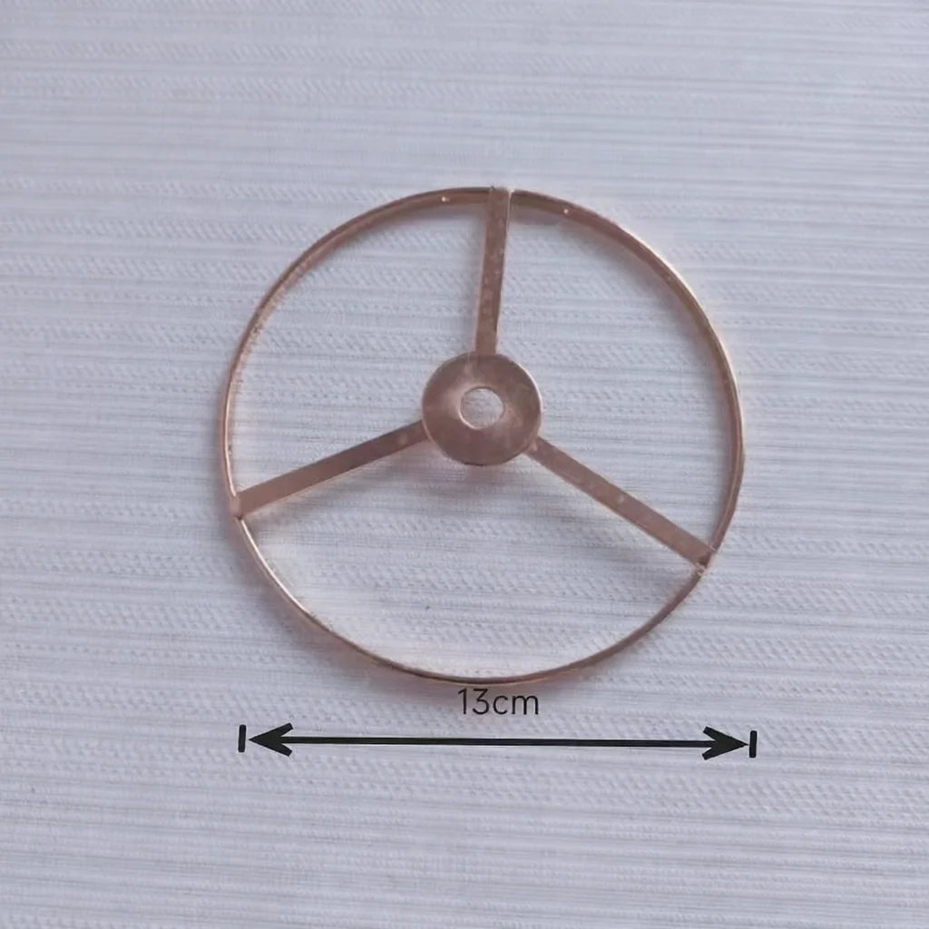 support lampe moderne minimaliste structure circulaire argenté doré barres horizontales verticales opacité fixations invisibles