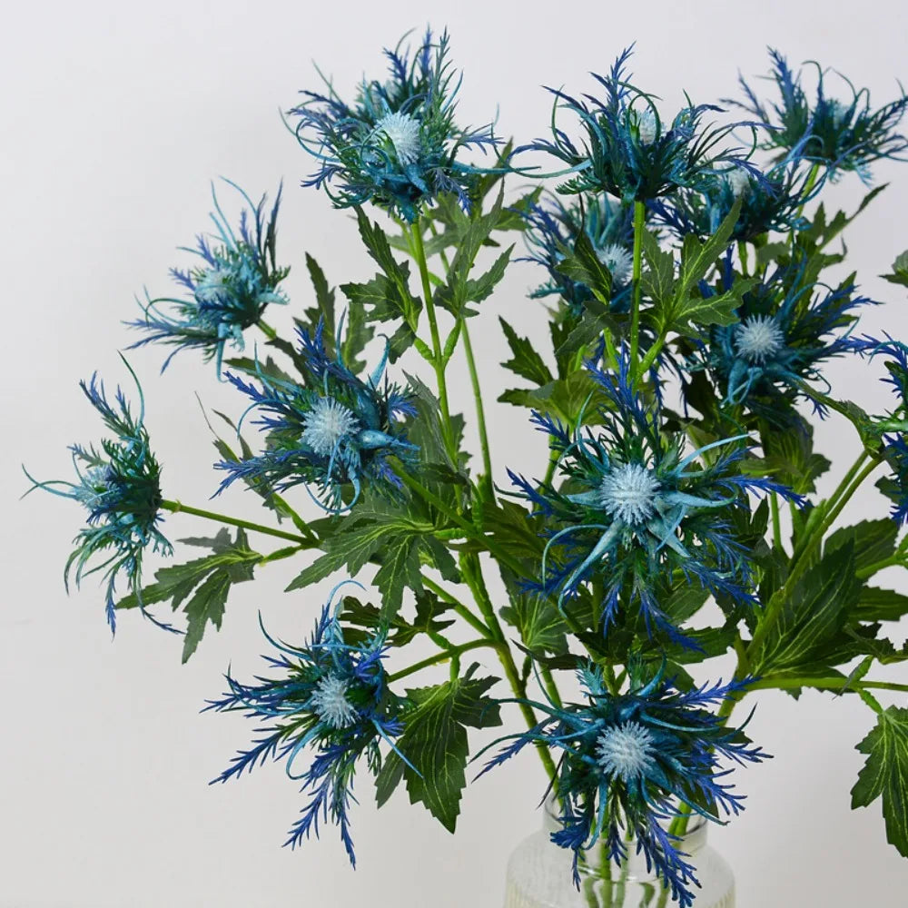 bouquet artificiel moderne fleurs pompons feuilles vertes vase transparent élégantextérieur exposition