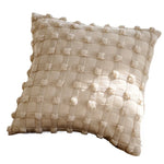 coussin moderne carré brodé motif géométrique noir blanc amovible lavable mousse mémoire forme 45x45cm