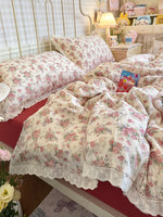 ensemble literie floral vintage housse couette taies d'oreiller fleurs roses vertes bordure dentelle blanc