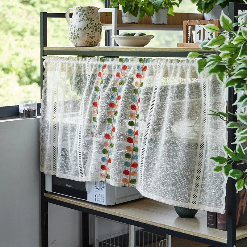 rideau fenêtre polyester brodé feuilles colorées pompons blancs translucides rustique cuisine