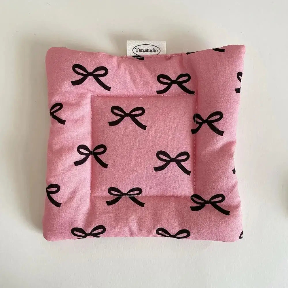 protector cushions pattern checkerboard colors violet rose white blue red green yellow