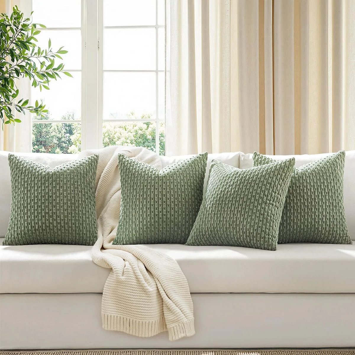 housse coussin carrée velours côtelé vert olive texture tissée garnissage blanc